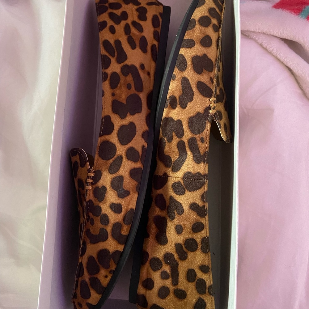 Size 9 flats
